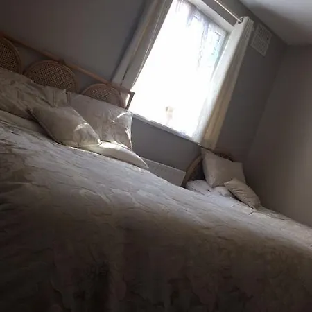 Coolalingo Oda ve Kahvaltı 4*